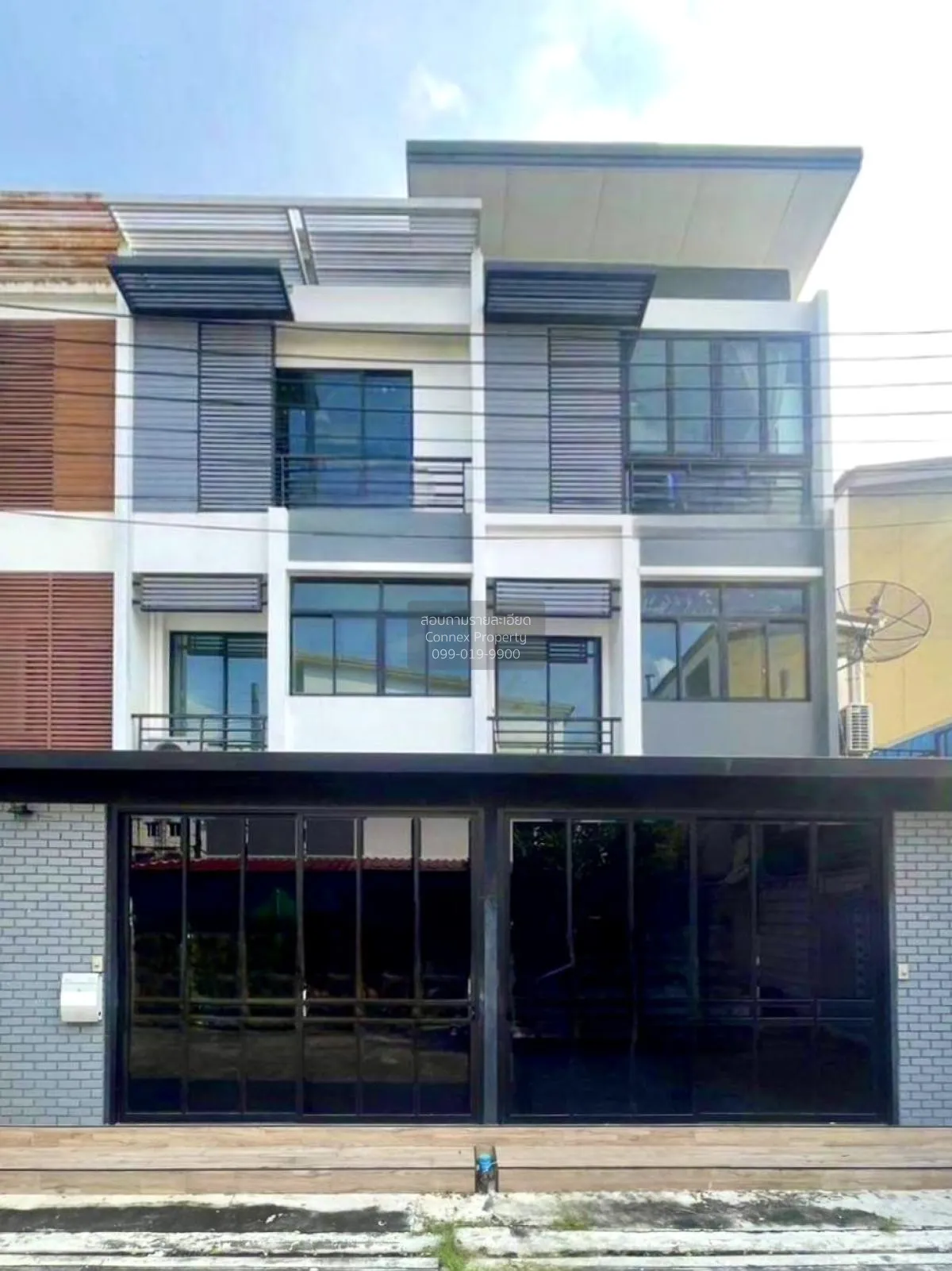 For Sale Townhouse/Townhome  , SIXNATURE WATCHARAPOL , Tha Raeng  1