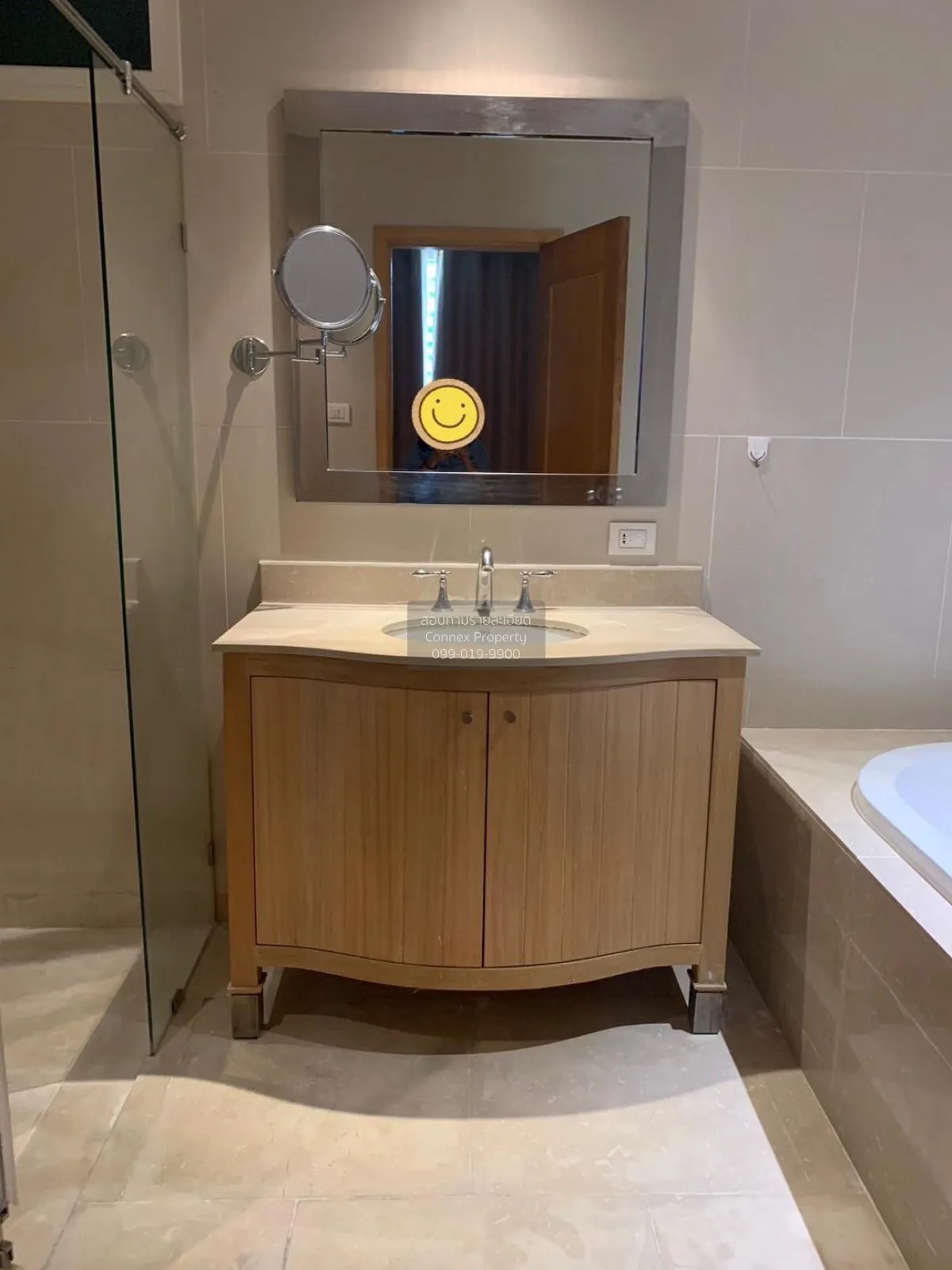 เช่าคอนโด  ดิ เอ็มไพร์ เพลส BTS-ช่องนนทรี ยานนาวา เขต สาทร กรุงเท