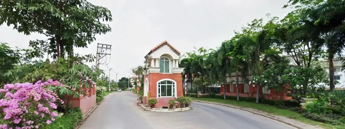 For Sale Townhouse/Townhome  , Saranon House , newly renovated , 