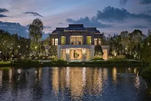 Narasiri Victoire Krungthep Kreetha
