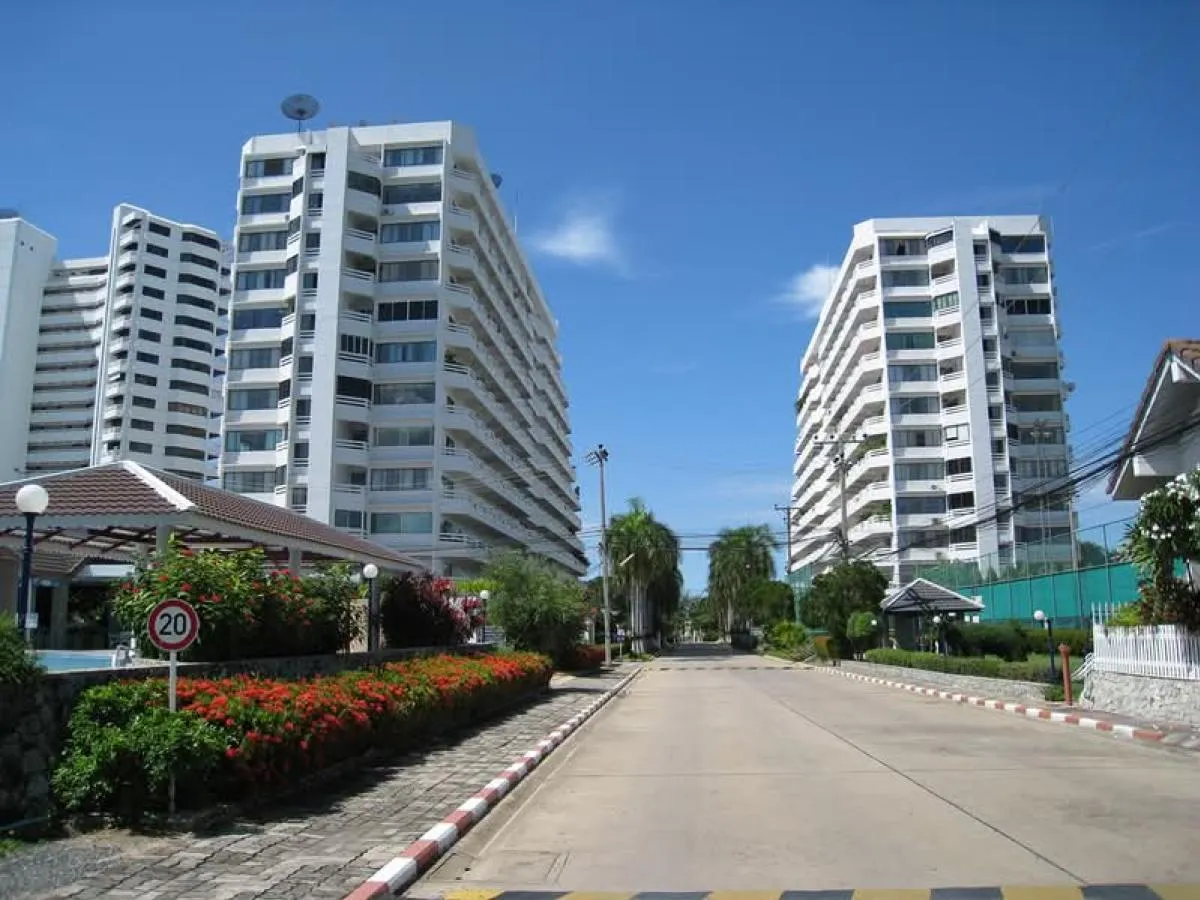 For Sale House , Jomtien Condotel and Village , Nong Prue , Bang 