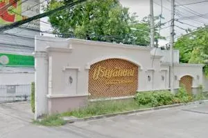 Parinlak Inthararak