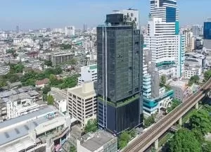 The Monument Sanampao