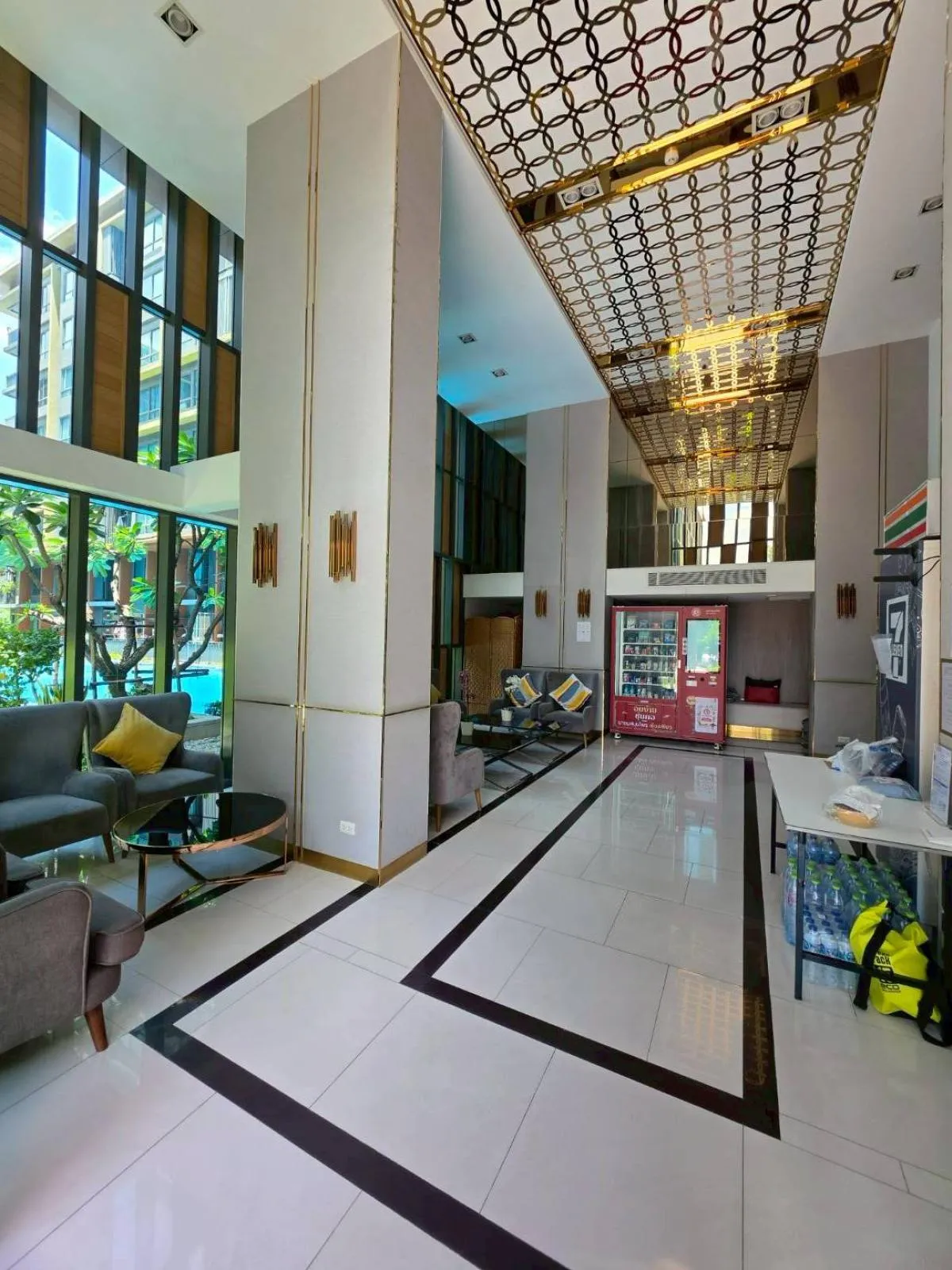 ขายคอนโด  เมโทร ลักซ์ โรสโกลด์ พหล - สุทธิสาร BTS-สะพานควาย สามเส