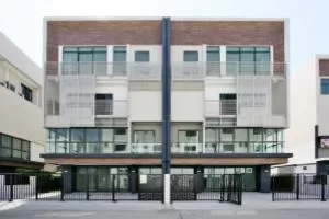 DISTRICT Ekkamai-Ramintra - ดิสทริค เอกมัย-รามอินทรา