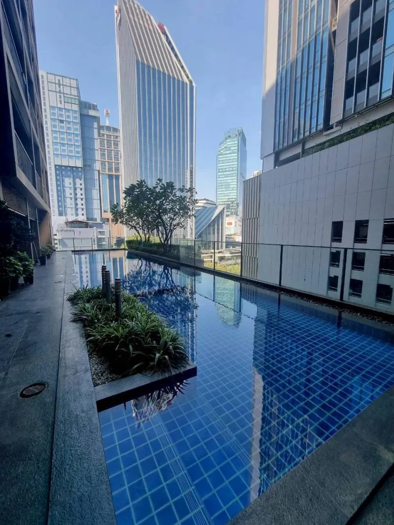 ขายคอนโด  โนเบิล รีไฟน์ ห้องมุม หน้ากว้าง BTS-พร้อมพงษ์ คลองตัน เ