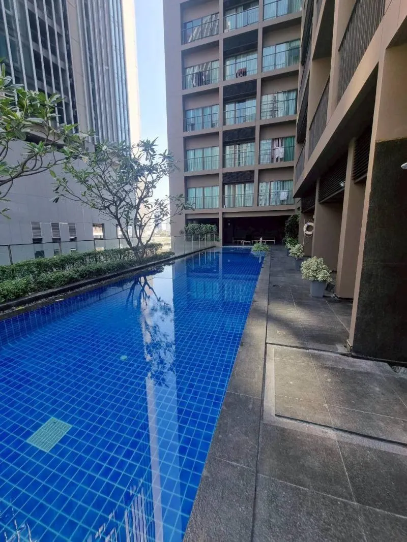 ขายคอนโด  โนเบิล รีไฟน์ ห้องมุม หน้ากว้าง BTS-พร้อมพงษ์ คลองตัน เ