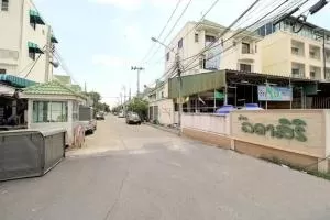 Ladasiri Baan Kluay-Sai Noi