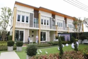 Golden Town Srinakarin-Sukhumvit - โกลเด้น ทาวน์ ศรีนครินทร์-สุขุมวิท