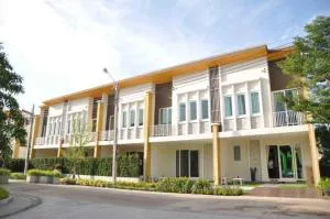 Golden Town Bangna-Kingkaew