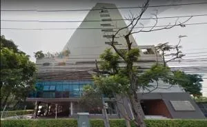 The Royal Navin Tower - เดอะ รอยัล นาวิน ทาวเวอร์