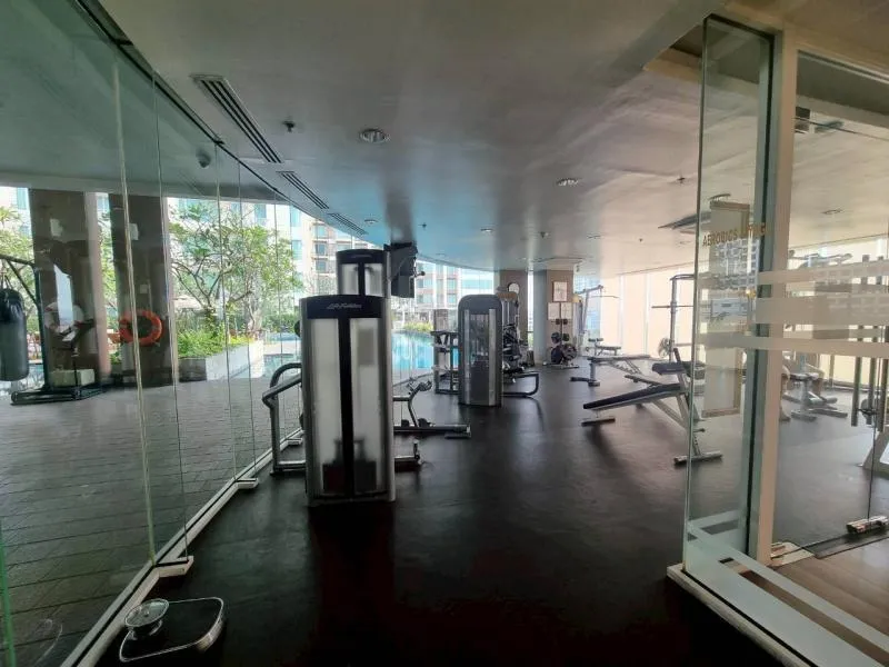 For Rent Condo , The Empire Place , corner unit , wide frontage ,