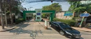 Baan Rompo Bangbuathong