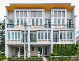 Golden City Chaengwattana-Muang Thong