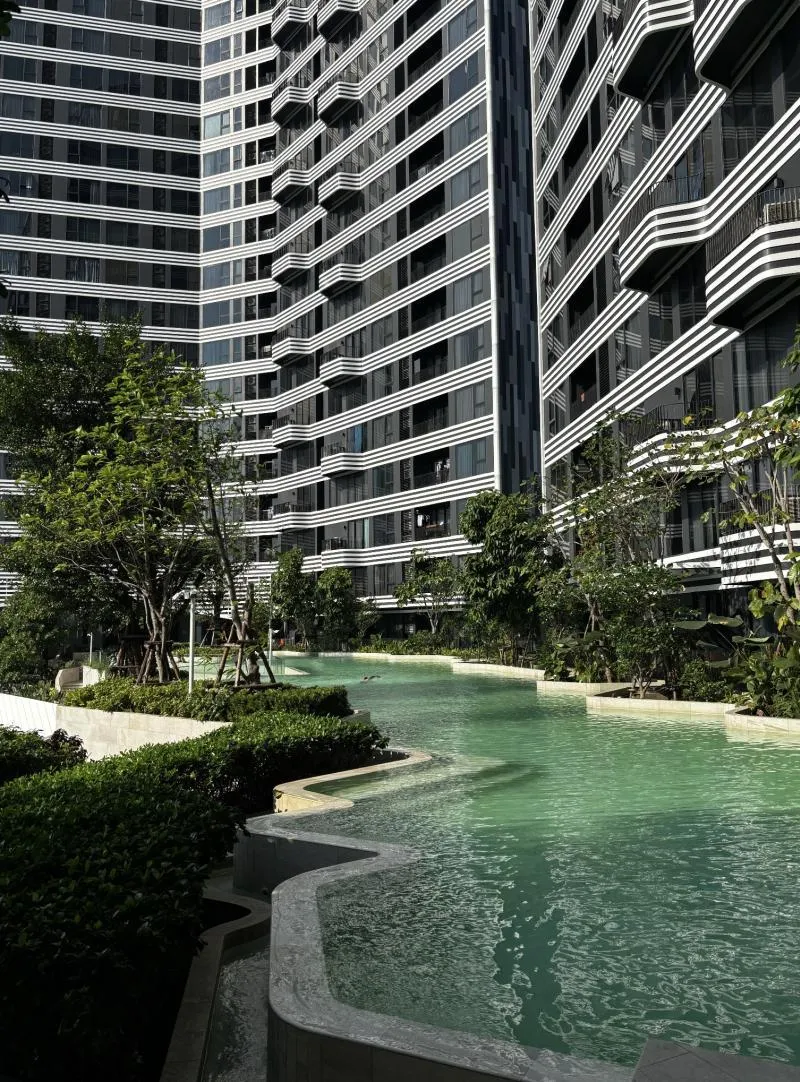 FOR RENT condo , Ideo Mobi Sukhumvit Eastpoint , high floor , BTS