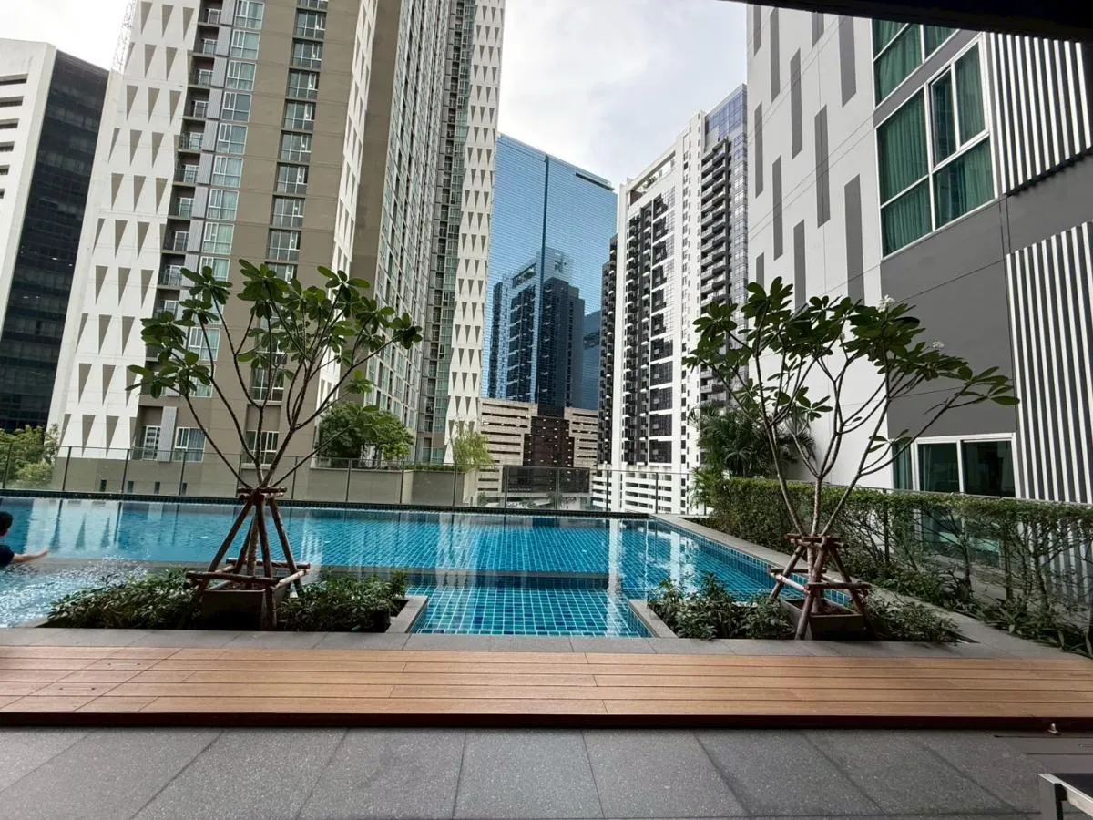 ขายคอนโด  โนเบิล รีวอลฟ์ รัชดา 1 MRT-ศูนย์วัฒนธรรมแห่งประเทศไทย ห