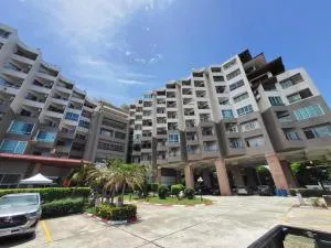 Baan Chang Cliff Beach Condotel - บ้านฉางคลิฟบีช คอนโดเทล