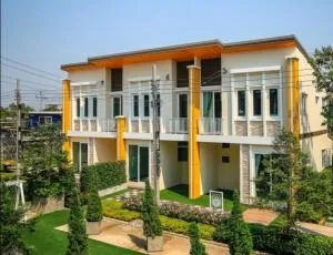 Golden Town Chalermprakiat - Suan Luang - โกลเด้น ทาวน์ เฉลิมพระเกียรติ - สวนหลวง