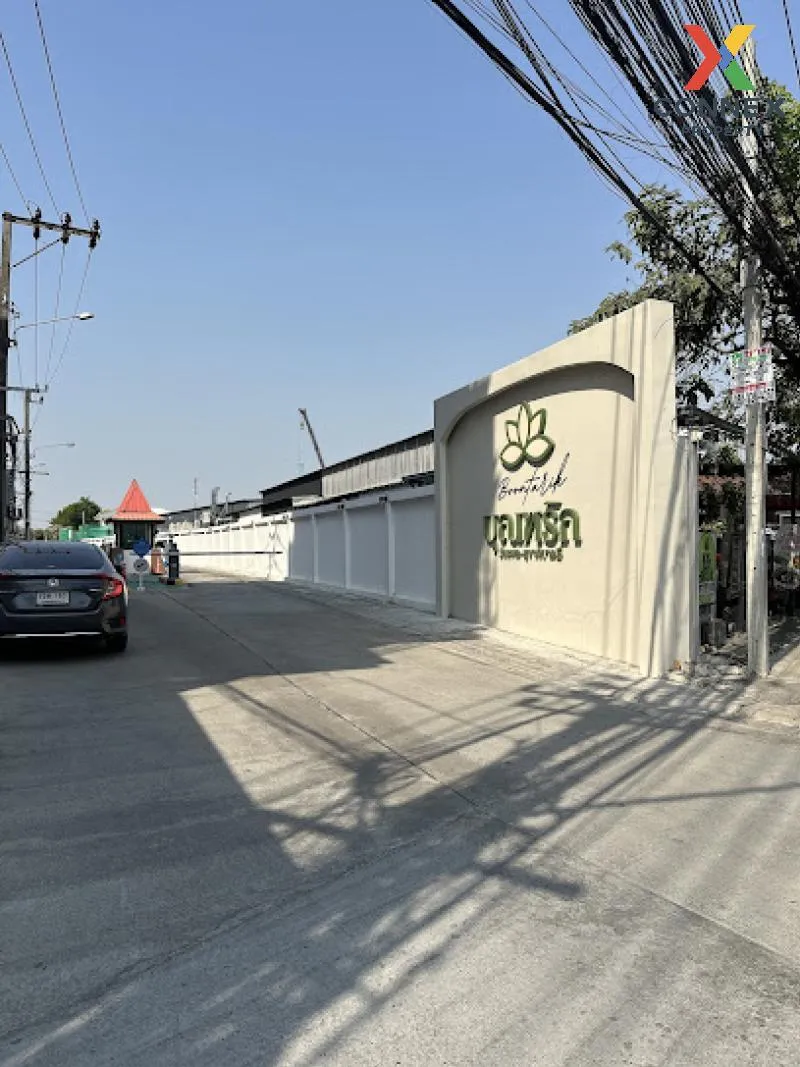 For Sale House , Buntharik Watcharapol Sukhaphiban 5 , wide front