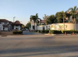 Prinyaluck Wongwaen - Sathorn - ปริญลักษณ์ วงแหวน - สาทร