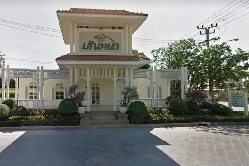 ขายบ้าน  มัณฑนา อ่อนนุช - วงแหวน 1 หน้ากว้าง รีโนเวทใหม่ ดอกไม้ เ