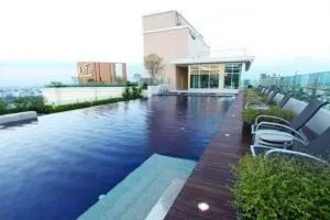 Life @ Ratchada - Suthisan