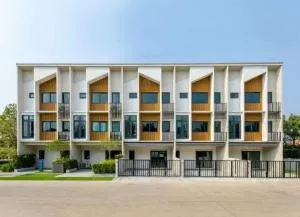 PLEX Onnut - Wongwaen - เพล็กซ์ อ่อนนุช - วงแหวน