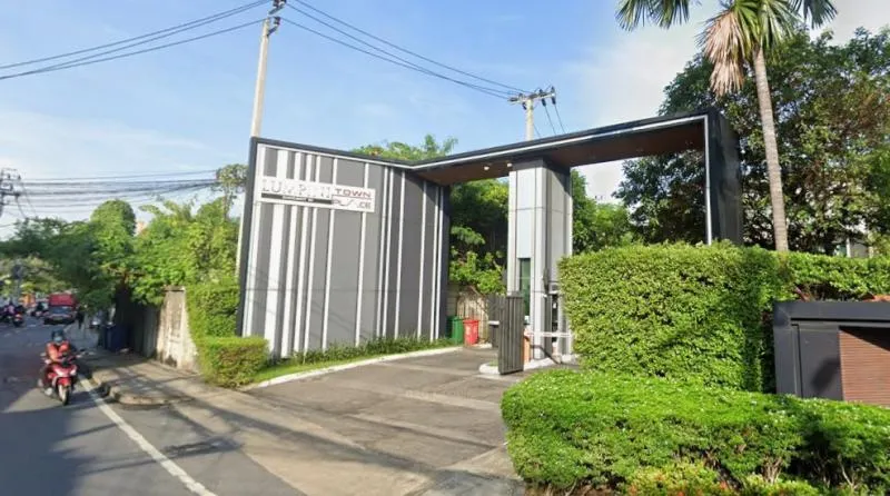 ขายทาวน์เฮ้าส์/ทาวน์โฮม  ลุมพินี ทาวน์ เพลส สุขุมวิท 62 พระโขนงใต