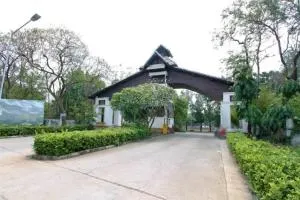 Baan Mai Ing Than - บ้านไม้อิงธาร