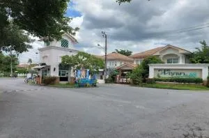 Pruksa Village 8 Watcharaphol