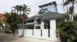 Noble House Thonglor 25