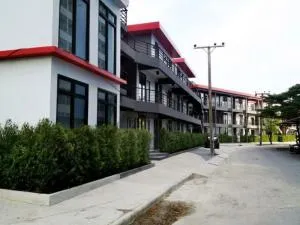 Freezz Condominium ABAC Bangna
