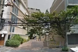 Le nice Ekkamai - เลอ นิส เอกมัย